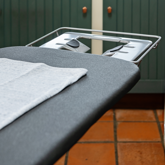 Russell Hobbs Ironing Board 120cm - Image 4